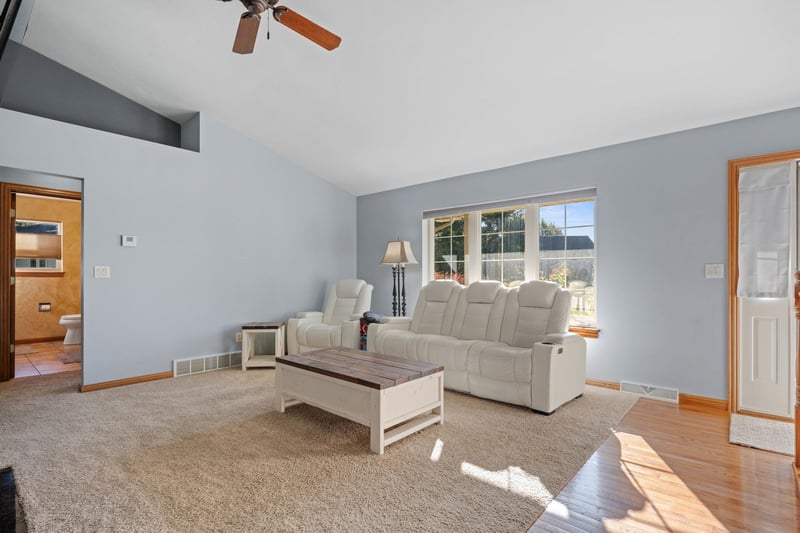 720 Hickory Valley Ct, De Pere, WI 54115