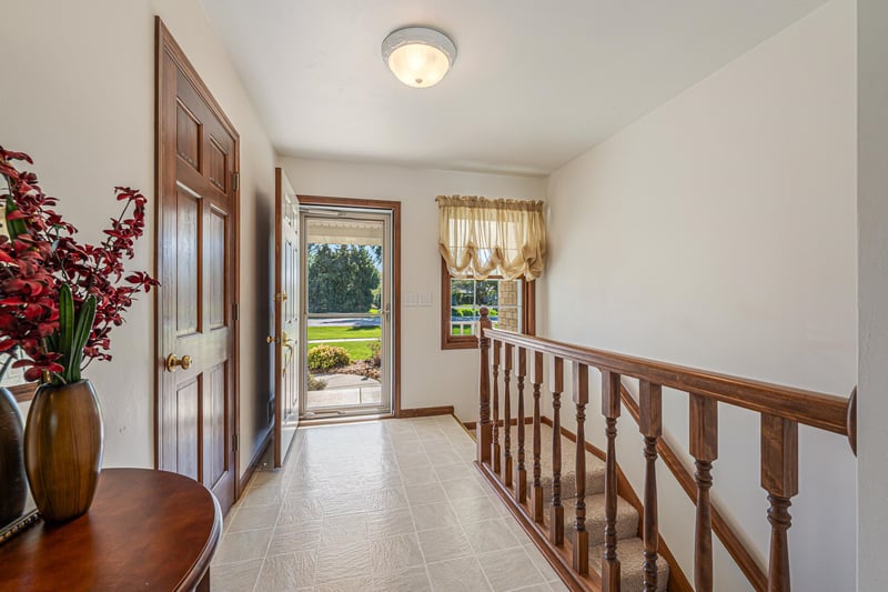 2276 Lost Dauphin Rd, De Pere, WI 54115