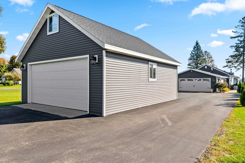 9538 Holt Park Rd, Suring, WI 54174