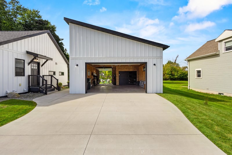 1732 Island Ct, Green Bay, WI 54303