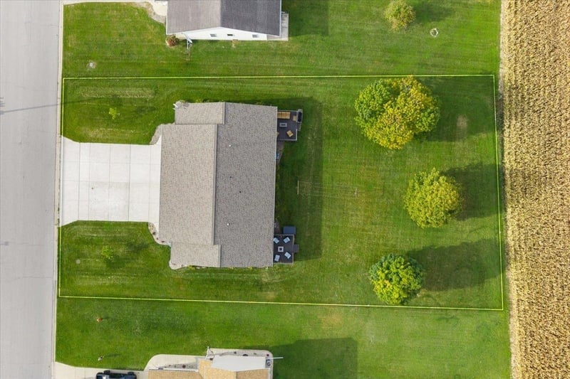 418 Prairie Ln, Luxemburg, WI 54217