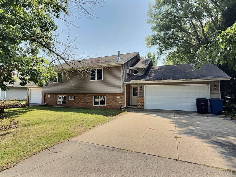 1642 Lincoln Ave, Omro, WI 54963