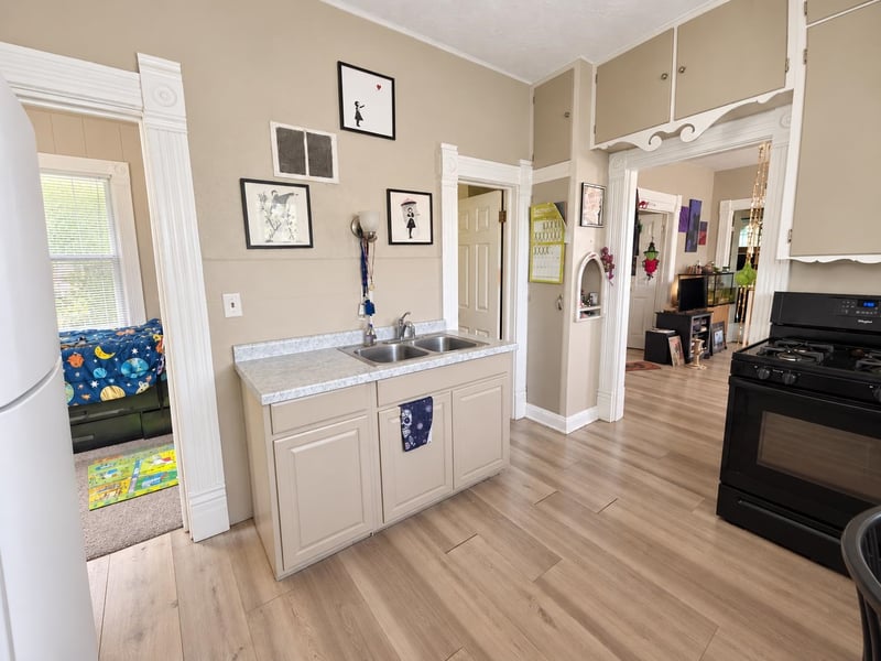 1731 Oshkosh Ave, Oshkosh, WI 54902-2639