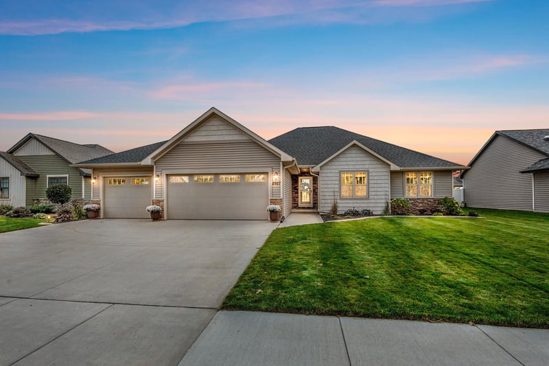 2927 Gardenia Dr, Appleton, WI 54913