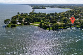 1936 E Murdock Ave, Oshkosh, WI 54901-2536