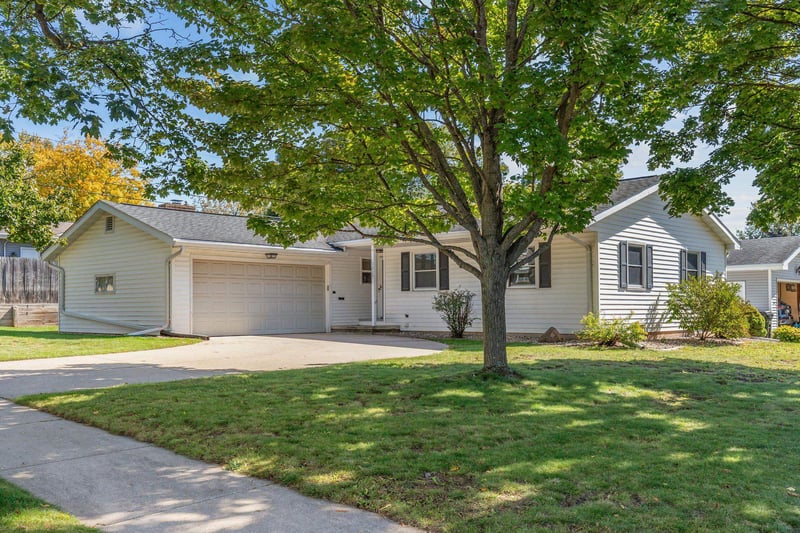 1629 W Grant St, Appleton, WI 54914-2590