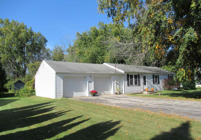 3037 Birch Rd, Suamico, WI 54173-7918