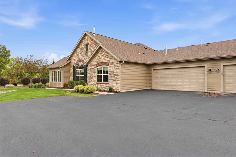 2422 E Tuscany Way, Appleton, WI 54913
