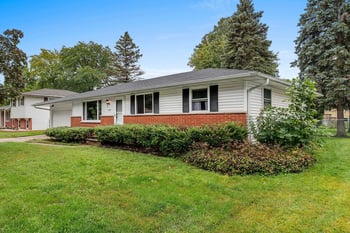 1315 April Ln, Green Bay, WI 54304