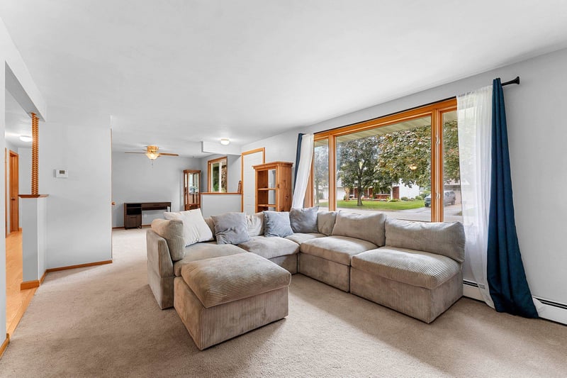 1315 April Ln, Green Bay, WI 54304