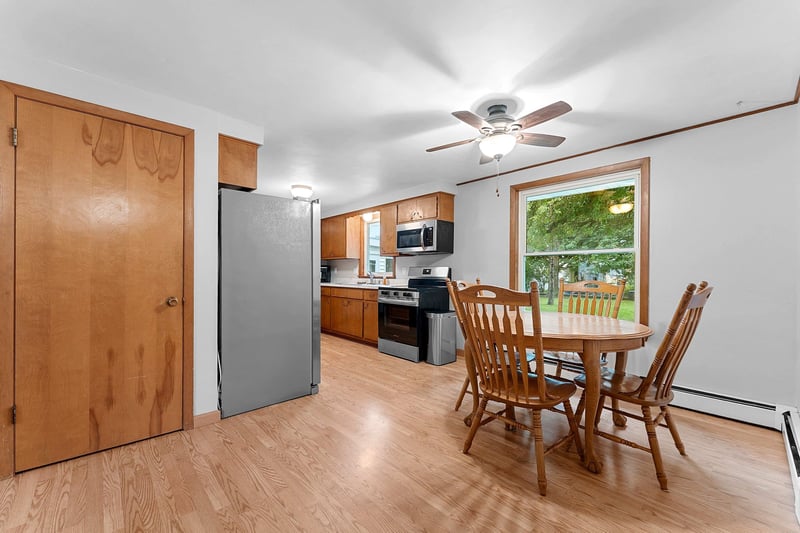 1315 April Ln, Green Bay, WI 54304