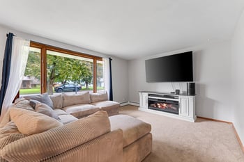 1315 April Ln, Green Bay, WI 54304