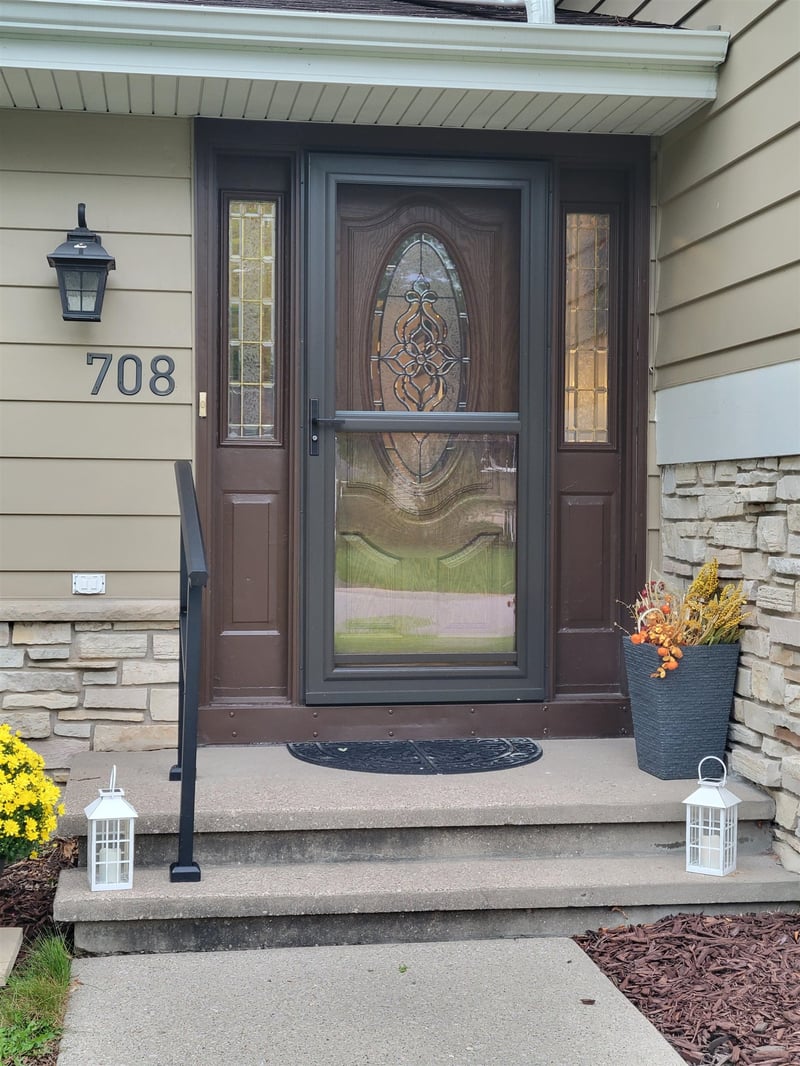 708 Kensington Rd, Neenah, WI 54956