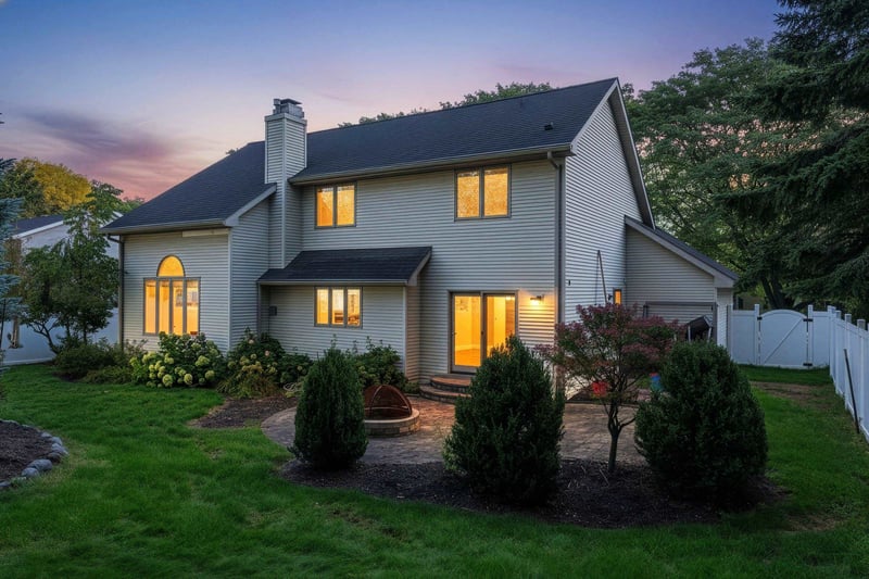 1610 King Of Arms Dr, Green Bay, WI 54313