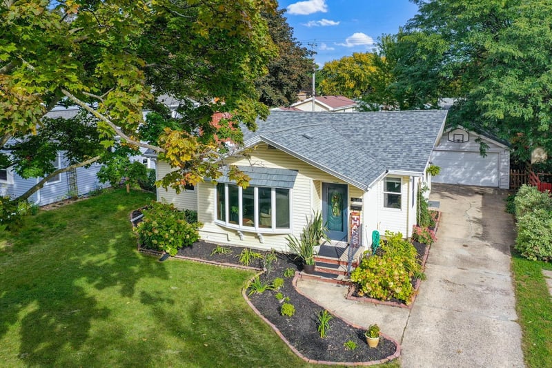2112 N Owaissa St, Appleton, WI 54911-3373