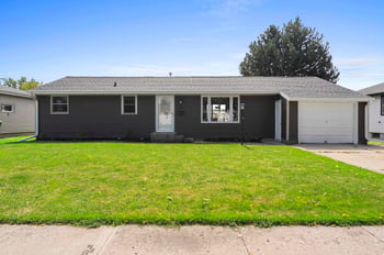 1682 Debra Ln, Green Bay, WI 54302