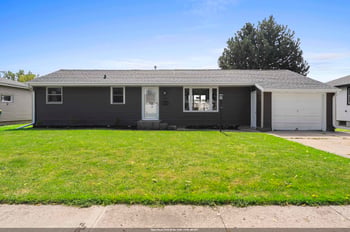 1682 Debra Ln, Green Bay, WI 54302