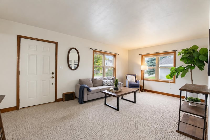 608 Monroe St, Neenah, WI 54956