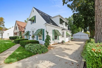 1149 12th Ave, Green Bay, WI 54304-2672