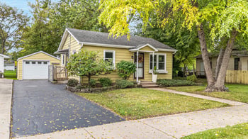453 18th Ave, Oshkosh, WI 54902