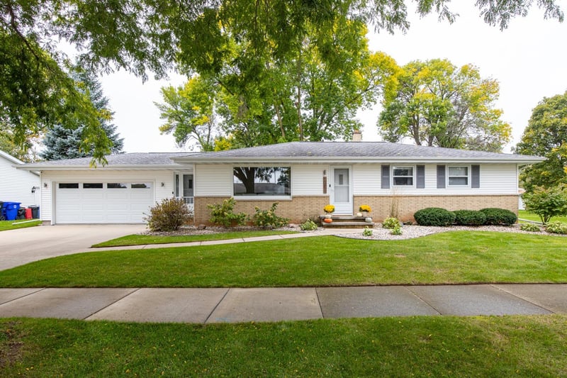 2515 S Greenview St, Appleton, WI 54915