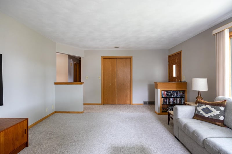 2515 S Greenview St, Appleton, WI 54915