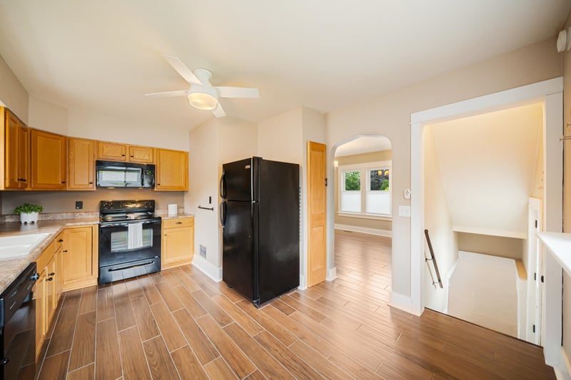 703 N Sawyer St, Oshkosh, WI 54902