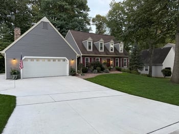2075 Sandalwood Ct, Green Bay, WI 54304-1947