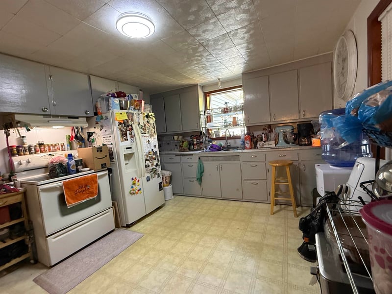 1230 S Smalley St, Shawano, WI 54166-0000