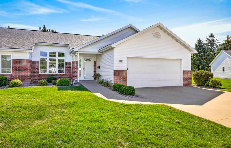 1057 W Windtree Dr #48, Appleton, WI 54914