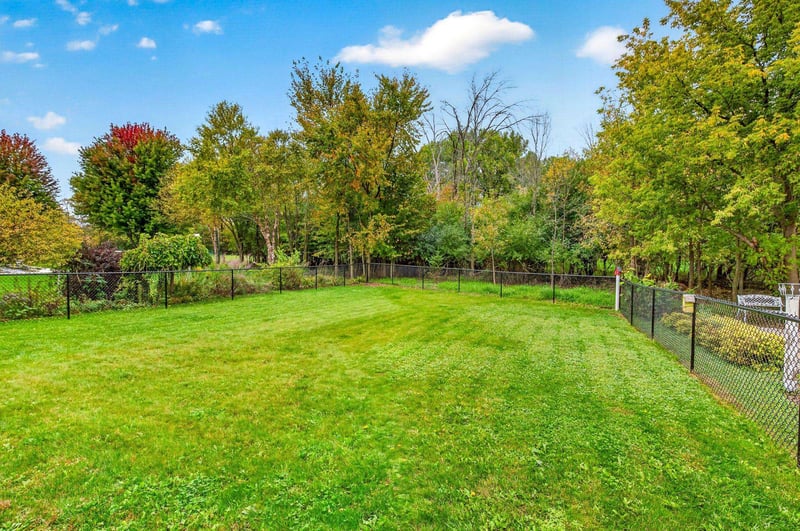 1521 Fallow Dr, Neenah, WI 54956
