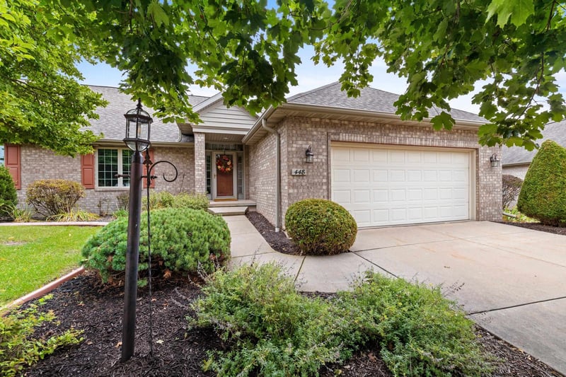 448 Woodfield Dr, Green Bay, WI 54313