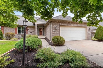 448 Woodfield Dr, Green Bay, WI 54313