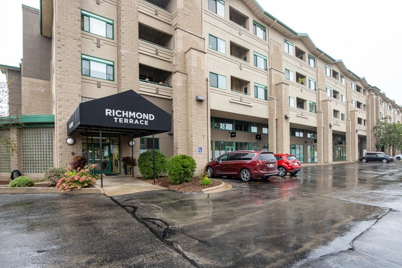 400 N Richmond St #301, Appleton, WI 54911