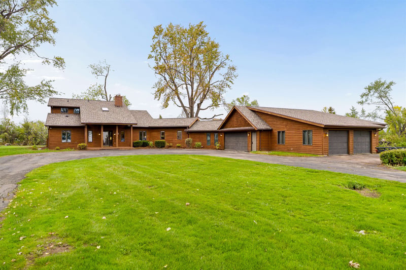 340 Lake Rd, Menasha, WI 54952-3417