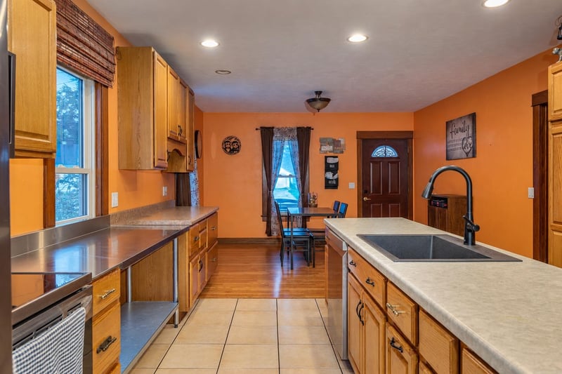 208 E Calumet St, Appleton, WI 54915