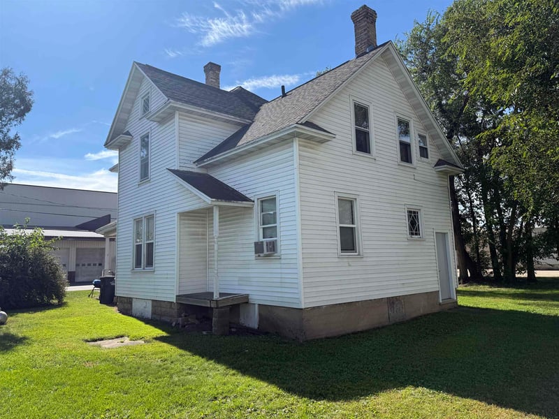 119 E Richmond St, Shawano, WI 54166-0000