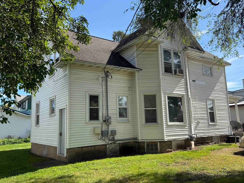 119 E Richmond St, Shawano, WI 54166-0000