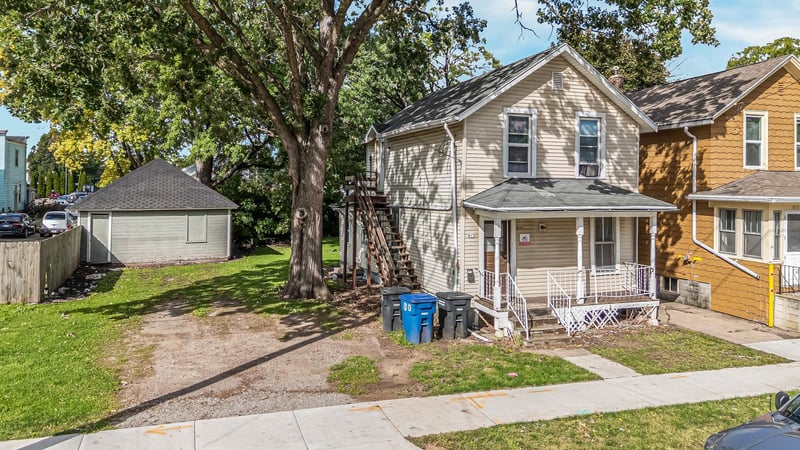 813 Cherry St, Oshkosh, WI 54901