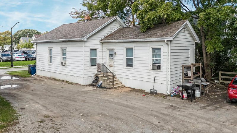 814 Mckinley St, Oshkosh, WI 54901