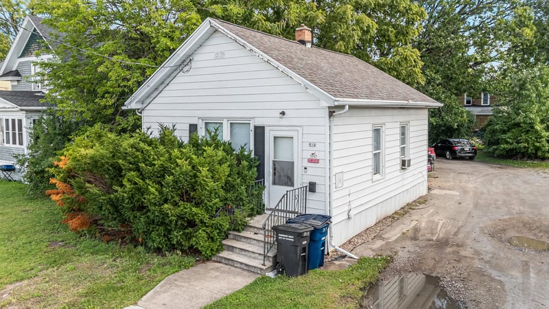 814 Mckinley St, Oshkosh, WI 54901