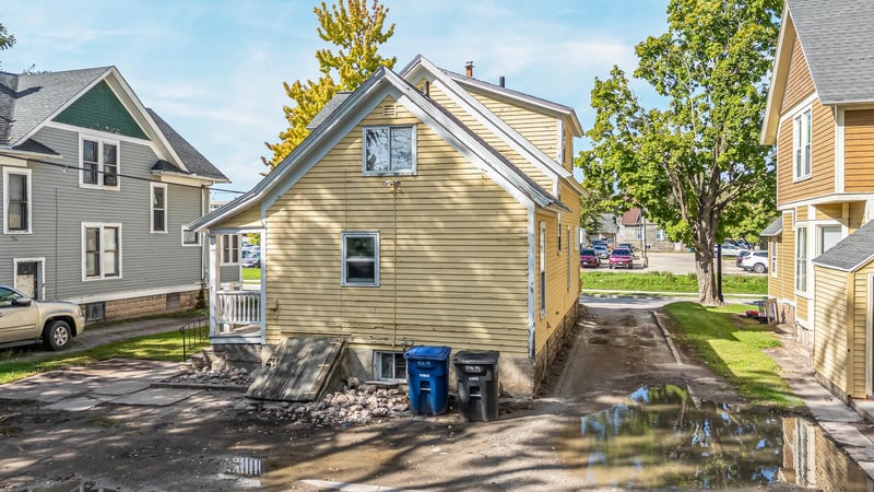 826 Mckinley St, Oshkosh, WI 54901