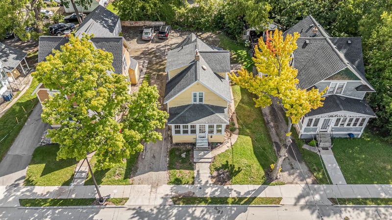 826 Mckinley St, Oshkosh, WI 54901