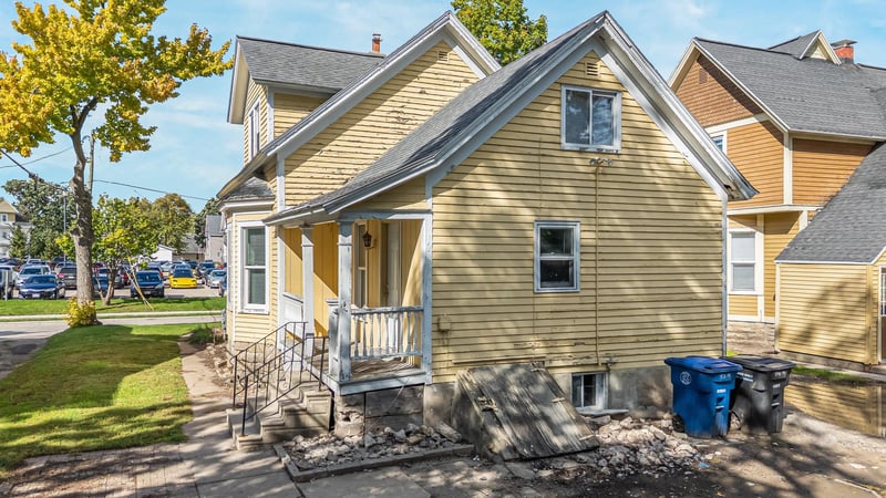 826 Mckinley St, Oshkosh, WI 54901