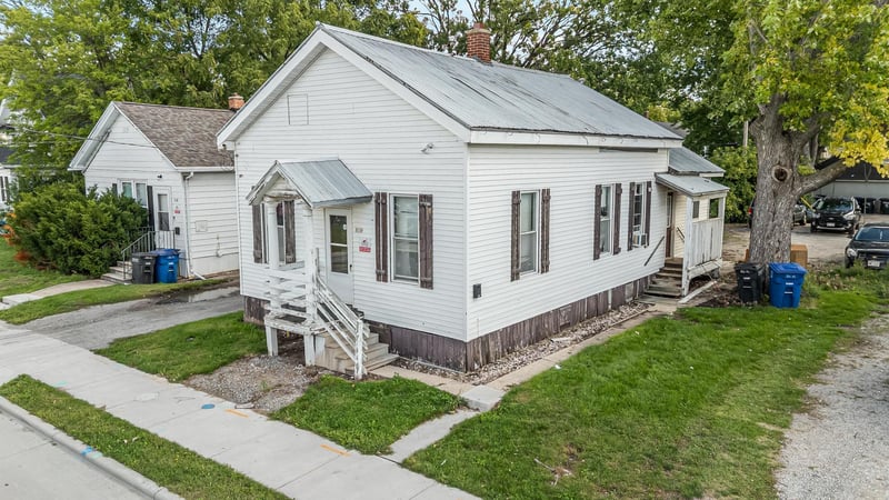810 Mckinley St, Oshkosh, WI 54901