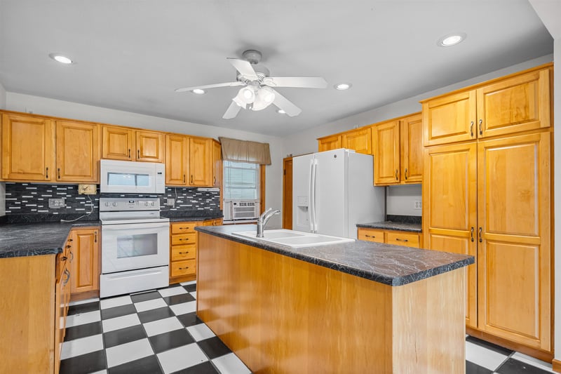 W 4841 W Jefferson Rd, Chilton, WI 53014