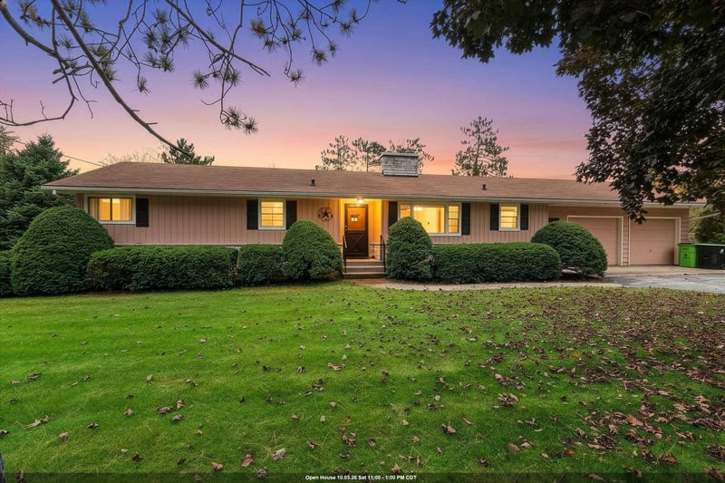 W12782 Elm St, Caroline, WI 54928