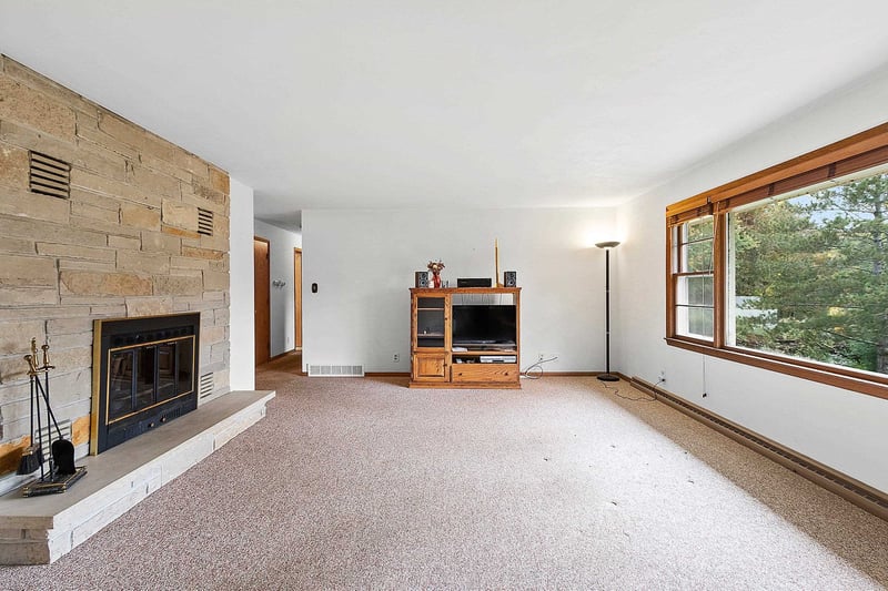 W12782 Elm St, Caroline, WI 54928