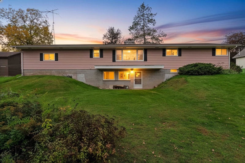 W12782 Elm St, Caroline, WI 54928
