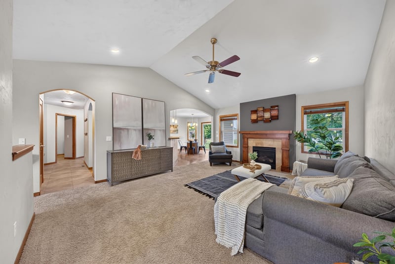 3875 Duchess Ln, Oshkosh, WI 54904-7325